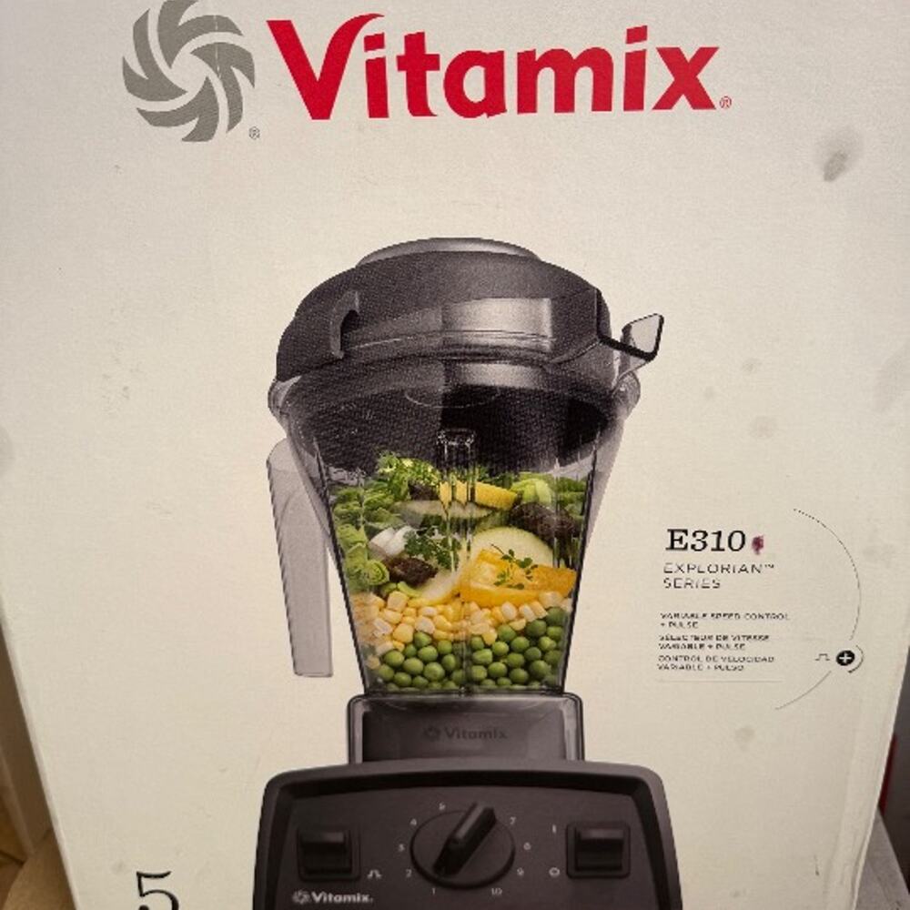 Vitamix E310 Explorian Blender in black